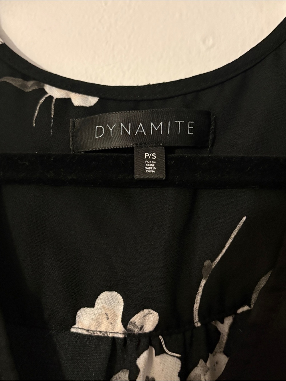 Dynamite Black Floral Wrap Short Sleeve Mini Dress Size Small - Picture 3 of 5